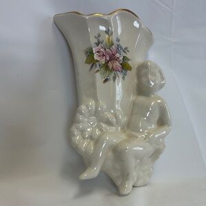 VINTAGE POTTERY WALL/POCKET VASE